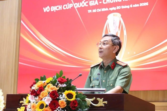 Đại tá Trần Hồng Minh, Phó Giám đốc Công an TP.Hồ Chí Minh, Chủ tịch CLB Bóng đá Công an TP.Hồ Chí Minh phát biểu