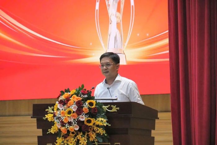 Đồng chí Nguyễn Mạnh Cường, Ủy viên dự khuyết Trung ương Đảng, Phó Chủ tịch UBND TPHCM phát biểu tại lễ mừng công