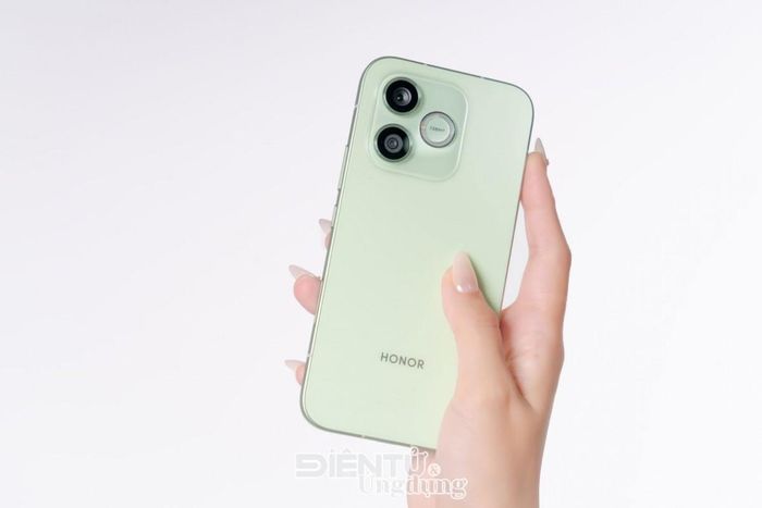  Trước đó, ngày 11/6, HONOR đã chính thức ra mắt HONOR 600 Series tại thị trường Việt Nam với ba phiên bản gồm HONOR 600, HONOR 600 Pro và HONOR 600 Lite 
