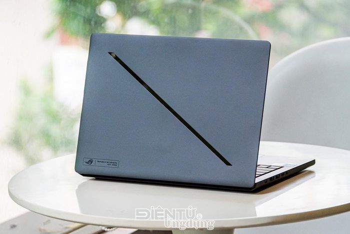 Song hành cùng ROG Zephyrus Duo là bộ đôi ROG Zephyrus G14 và G16.