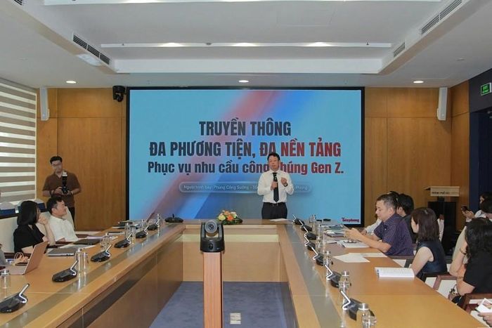 Nhà báo Phùng Công Sưởng chia sẻ về thách thức và cơ hội khi tiếp cận công chúng Gen Z.