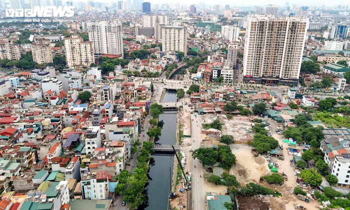 Tuyến Nguyễn Cảnh Dị kéo dài kết nối trực tiếp với đường Nguyễn Cảnh Dị hiện hữu, khu vực có mật độ dân cư cao với hàng loạt khu chung cư, trung tâm thương mại và các công trình dịch vụ.