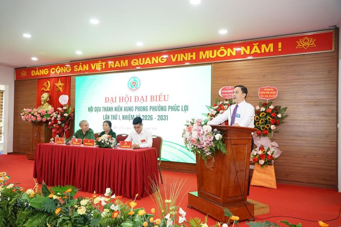 Phó Bí thư Thường trực Đảng ủy phường Nguyễn Xuân Hiền phát biểu chỉ đạo tại Đại hội. Ảnh: Nguyễn Bình