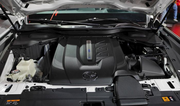 Khối động cơ PHEV của CX-90 mới. Ảnh: Hoàng Linh