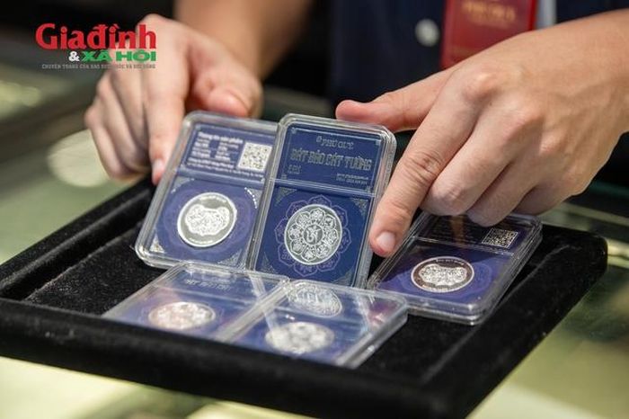 Giá bạc hôm nay ngày 20/6, bạc Phú Quý, Doji, Ancarat, Sacombank-SBJ hiện đang đi ngang sau đà giảm ngày hôm qua, giá bán quanh vùng 67 triệu đồng/kg.