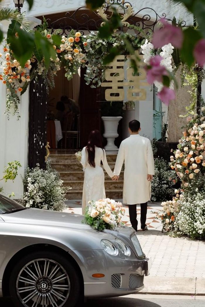 Lễ vu quy không chỉ là ngày vui của riêng Xuân Nghi mà còn là dịp để người hâm mộ cùng chia sẻ niềm hạnh phúc, chúc cô có một hành trình mới ngập tràn yêu thương và những điều tốt đẹp.