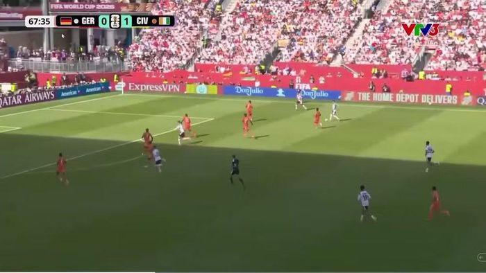 Phút 68, Amiri nhận bóng bên cánh phải rồi tạt chính xác vào cấm địa. Havertz không chạm được bóng, nhưng Undav băng xuống vô-lê chân trái tung lưới Fofana, gỡ hòa 1-1 cho Đức. 