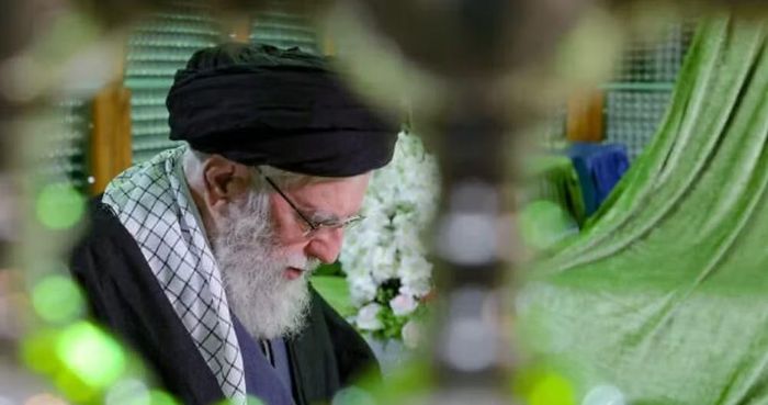 Sau Najaf, linh cữu sẽ được đưa tới thành phố Karbala, nơi có đền thờ Imam Hussein. Đây là địa điểm linh thiêng nhất đối với cộng đồng Shiite và hàng năm đón hàng triệu người hành hương từ khắp nơi trên thế giới.