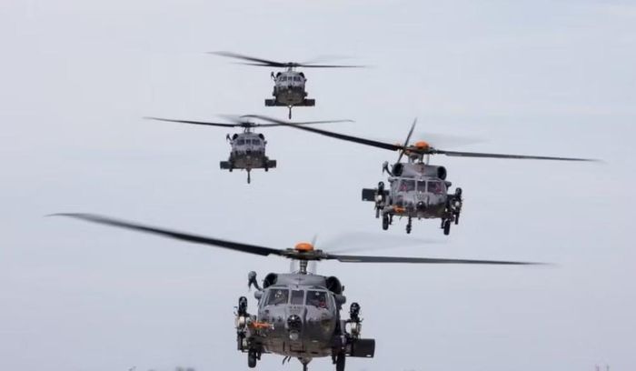 Không quân Mỹ cho biết việc sử dụng HH-60W cho nhiệm vụ VIP là giải pháp tiết kiệm chi phí hơn so với mua thêm trực thăng MH-139A Grey Wolf như kế hoạch trước đây.