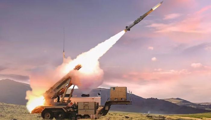 Trong nhiều năm qua, đã xuất hiện những lo ngại về tình trạng thiếu hụt tên lửa Patriot khi Mỹ liên tục sử dụng hệ thống này tại Trung Đông, đồng thời duy trì cam kết hỗ trợ Ukraine và gần 20 quốc gia khác. Dù vậy, Lầu Năm Góc vẫn khẳng định nguồn cung hiện nay đủ đáp ứng nhu cầu.