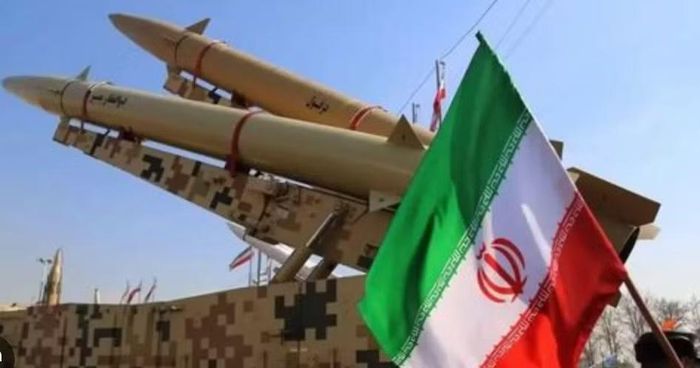 Ông Ghalibaf nhấn mạnh Iran vẫn duy trì sự sẵn sàng về quân sự. "Khoảng cách giữa tôi với mặt trận đấu tranh ngoại giao không xa so với mặt trận đấu tranh quân sự, và tay chúng tôi vẫn đặt trên cò súng", ông tuyên bố.