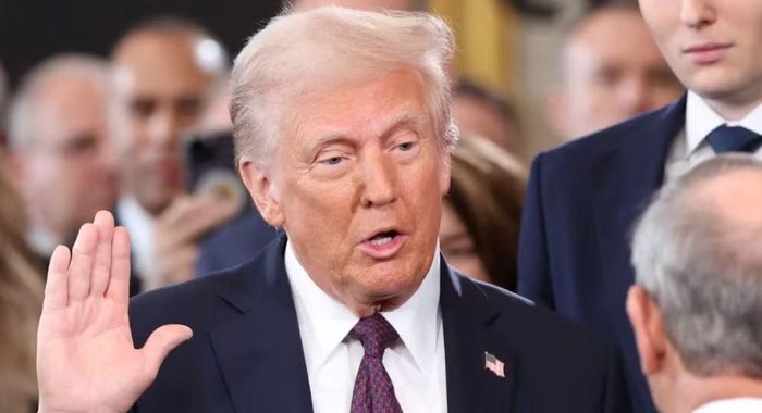 Phát biểu tại lễ bế mạc hội nghị thượng đỉnh G7 ở Pháp, ông Trump cho biết lưu lượng hàng hải qua eo biển Hormuz đã tăng mạnh kể từ khi lệnh ngừng bắn được công bố và bày tỏ hy vọng đây sẽ là khởi đầu cho một giai đoạn hòa bình mới ở Trung Đông.