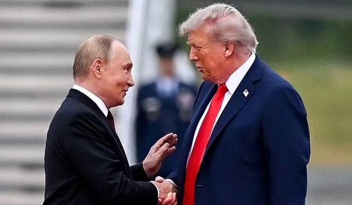Ông Trump cho rằng đây sẽ là cơ hội để chấm dứt cuộc chiến, nhưng nhấn mạnh hòa bình chỉ có thể đạt được nếu cả Nga và Ukraine đều chấp nhận những thỏa hiệp nhất định.