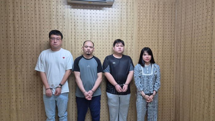 Công an lập hồ sơ, xử lý Fan HaiMing Cao JiaLiang, Nguyễn Hồng Thảo Nhi (từ trái qua). Ảnh: CA