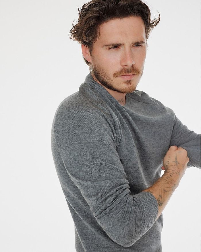 Con trai cả của Beckham cũng là người sáng lập thương hiệu tương ớt Hot23 của riêng mình. Hot23 đã hợp tác với các công ty lớn như Barilla Pasta thông qua các thỏa thuận thương hiệu và nội dung được tài trợ.