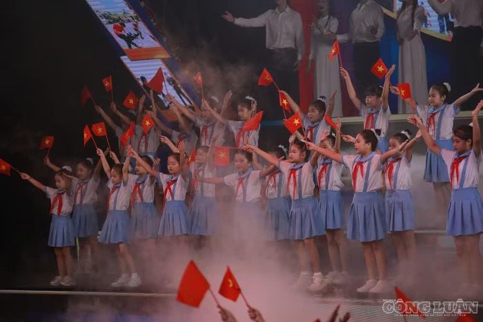 Các tiết mục nghệ thuật tại buổi lễ.