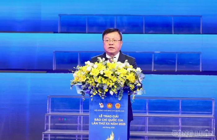 Ông Lê Quốc Minh - Ủy viên Trung ương Đảng, Tổng Biên tập Báo Nhân Dân, Phó Trưởng Ban Tuyên giáo và Dân vận Trung ương, Chủ tịch Hội Nhà báo Việt Nam, Chủ tịch Hội đồng Giải báo chí Quốc gia phát biểu khai mạc.