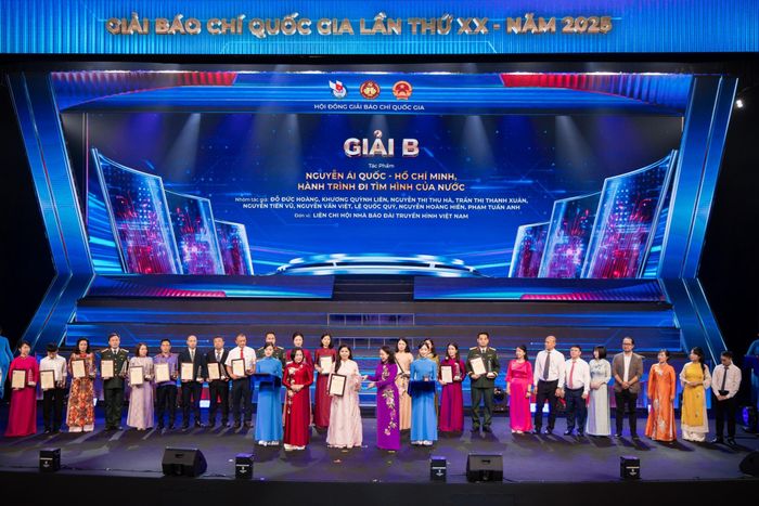 26 giải B được trao cho các tác giả, nhóm tác giả.
