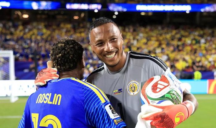 Màn trình diễn trước Ecuador giúp thủ môn Eloy Room đi vào lịch sử World Cup