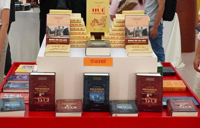 Một số ấn phẩm của Tủ sách Huế được trưng bày tại các sự kiện