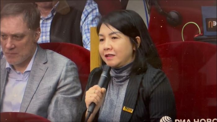 Nhà báo Tâm Hằng đặt câu hỏi cho Ngoại trưởng S.Lavrov tại họp báo Bộ Ngoại giao Nga