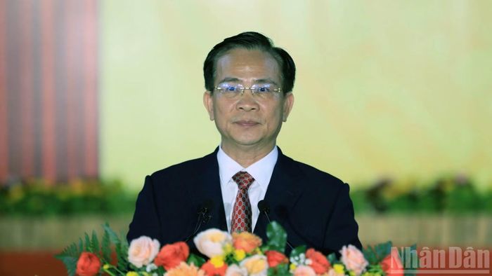 Chủ tịch Ủy ban nhân dân tỉnh Lâm Đồng Hồ Văn Mười phát biểu tại lễ khai mạc.