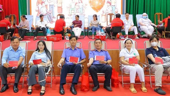 Hiến máu tình nguyện ở Vĩnh Long.