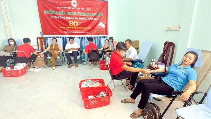 Hiến máu tình nguyện ở xã Phú Phụng, tỉnh Vĩnh Long.