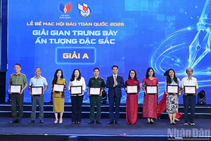 Liên Chi hội Báo Nhân Dân nhận giải A Gian trưng bày ấn tượng đặc sắc.