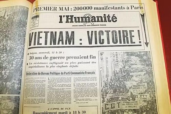 Báo L’Humanité số ra ngày 2/5/1975 với dòng tít: Việt Nam: Chiến thắng. Ảnh: tư liệu
