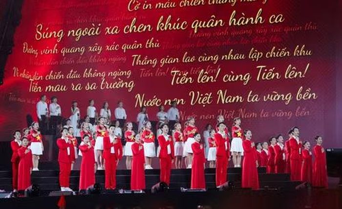 Chương trình nghệ thuật chính luận đặc biệt của Báo Nhân Dân góp phần khơi dậy niềm tự hào, tình yêu nước của người Việt Nam.