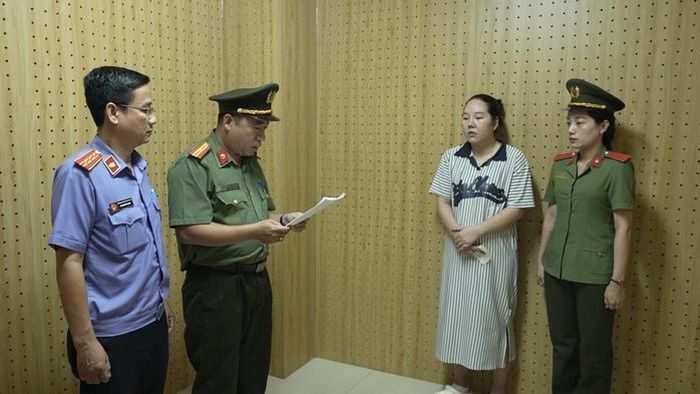 Công an TP.HCM khởi tố Phạm Thị Huỳnh Như. Ảnh: CA