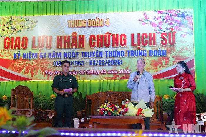  Thượng úy Vi Ngọc Linh thường đảm nhiệm vai trò dẫn chương trình trong các chương trình, hoạt động của Trung đoàn 4. 