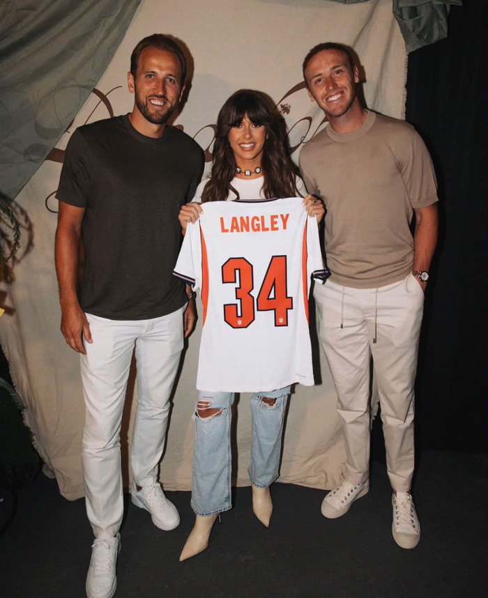  Harry Kane tham dự buổi hòa nhạc của nữ ca sĩ nhạc đồng quê nổi tiếng Langley. Nguồn: Instagram Harry Kane 