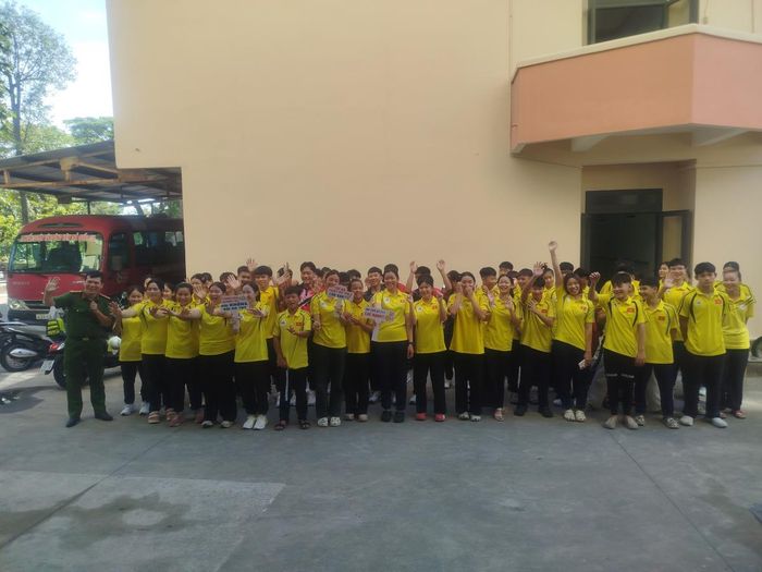 Các bạn trẻ tham dự buổi tuyên truyền nói không với ma túy.