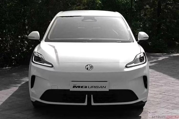MG Urban hỗ trợ sạc nhanh DC với công suất tối đa 82 kW ở phiên bản Standard và 88 kW ở các phiên bản còn lại. Thời gian sạc pin từ 10% lên 80% lần lượt là 28 và 30 phút. Xe cũng hỗ trợ sạc chậm AC với công suất tối đa 6,6 kW, thấp hơn đáng kể so với mức 11 kW tại một số thị trường khác như Anh. Dự đoán, xe sẽ sớm về Việt Nam trong năm nay.
