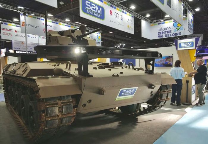 S2M sẽ trưng bày chiếc xe này tại gian hàng của mình trong suốt thời gian diễn ra triển lãm Eurosatory từ ngày 15 đến 19/6/2026. Các công ty coi chiếc xe này như một minh chứng cho những gì có thể làm được với hàng ngàn khung xe tăng cũ vẫn đang được lưu trữ hoặc sử dụng trong quân đội các nước châu Âu, thay vì loại bỏ.