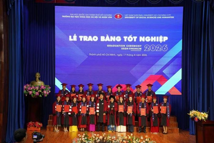 Lễ trao bằng tốt nghiệp tại Trường Đại học Khoa học Xã hội và Nhân văn, Đại học Quốc gia TPHCM. Ảnh: NTCC
