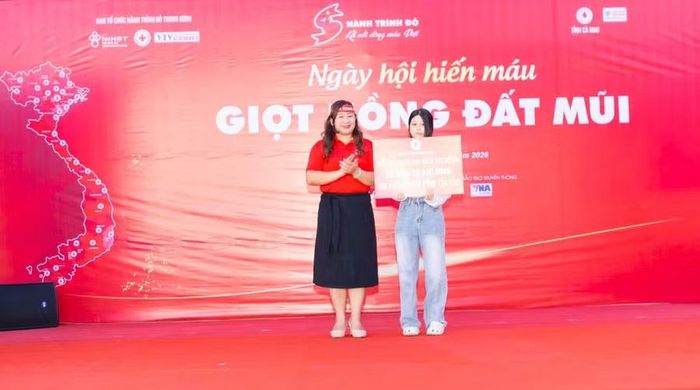 Quỹ Thiện Tâm hỗ trợ em Huỳnh Linh Trân, bệnh nhân mắc bệnh Thalassemia với số tiền 25 triệu đồng.