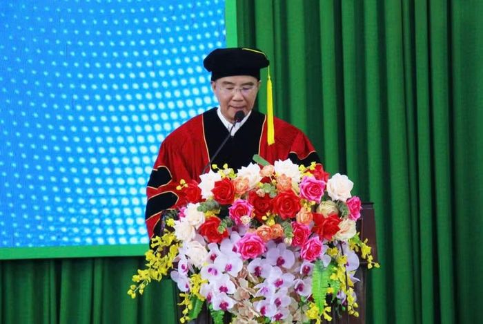 TS Nguyễn Đông Hải, Phó Hiệu trưởng Trường Cao đẳng Kiên Giang, phát biểu tại buổi lễ.