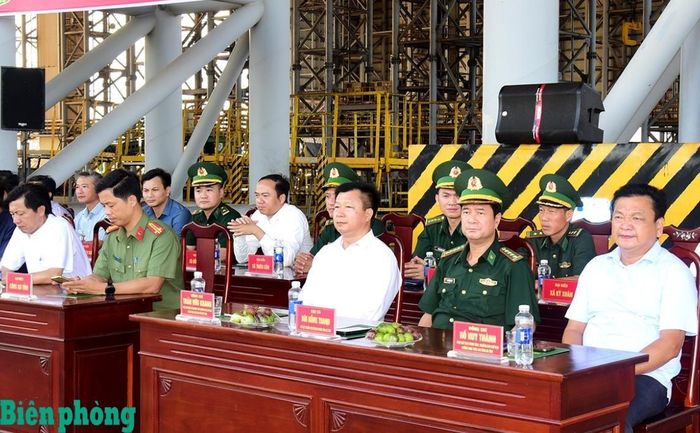 Các đại biểu dự lễ ra quân. Ảnh: Thanh Giang