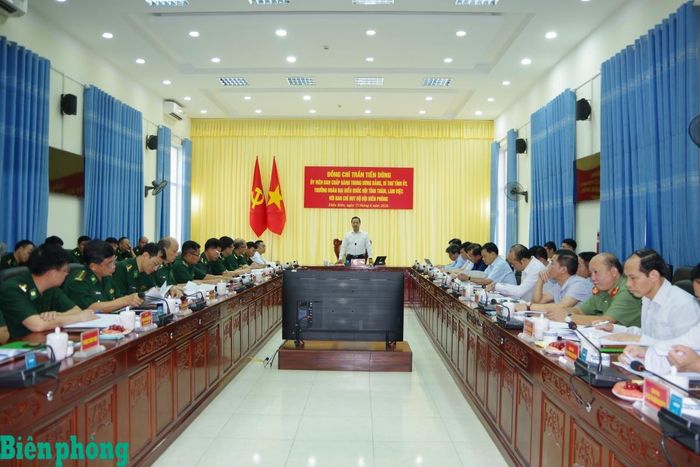 Quang cảnh buổi làm việc. Ảnh: Anh Dũng