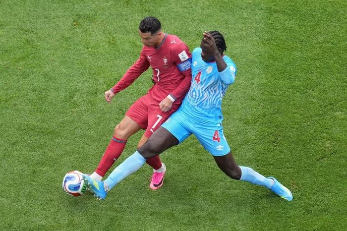 Ronaldo hạn chế di chuyển để giữ thể lực.