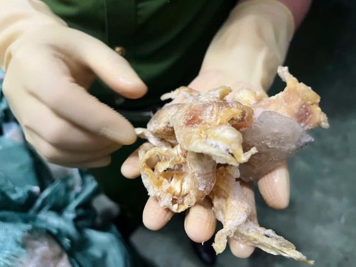 Cơ quan Cảnh sát điều tra Công an Thành phố Hà Nội đã tiến hành khám xét tại các kho lạnh nơi Nguyễn Thị Tố Loan gửi hàng.