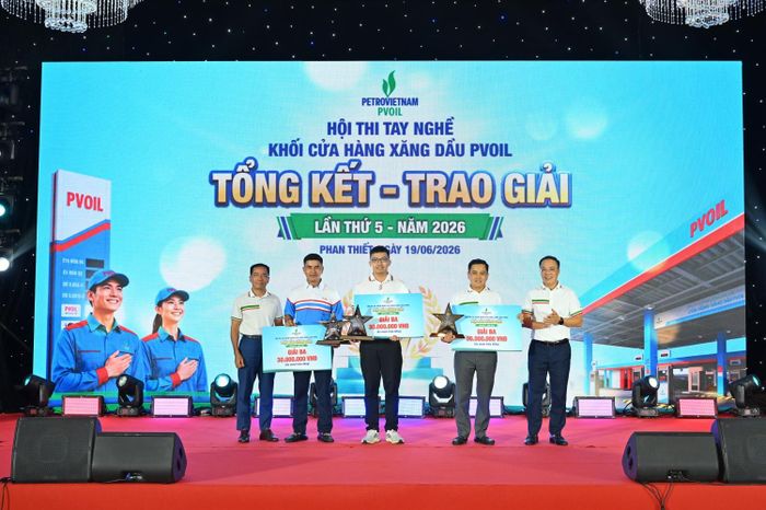 Trao 03 Giải Ba: PVOIL Vũng Áng, PVOIL Bình Thuận, PVOIL Hà Nội