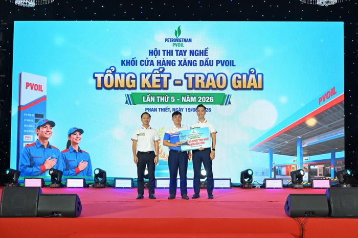 Trao Giải “Cổ động viên sôi nổi nhất”: PVOIL Sài Gòn