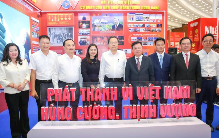 Với chủ đề “Báo chí Việt Nam - Trung thành, Sáng tạo, Trách nhiệm trong kỷ nguyên mới”, Hội Báo năm nay tiếp tục khẳng định những giá trị cốt lõi và sứ mệnh của báo chí cách mạng.