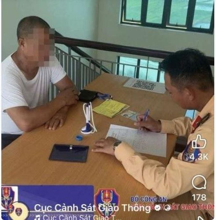 Xử phạt đối với lái xe ô tô quay đầu xe tại đầu cầu vượt.