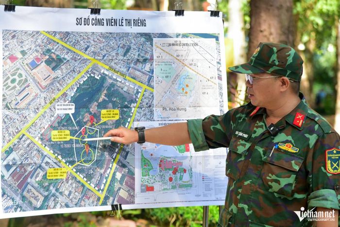 Quân đội thực hiện khảo sát thực địa ngày 15/6 tại Công viên Lê Thị Riêng. Ảnh: Tuấn Hùng