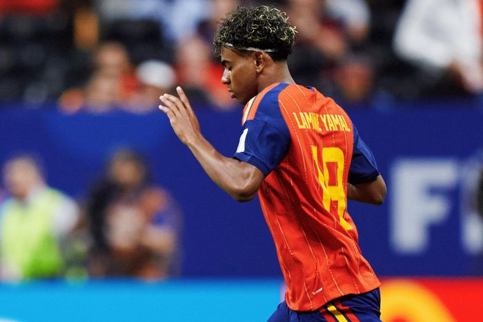 Lamine Yamal trở lại đội hình xuất phát. Ảnh: SeFutbol